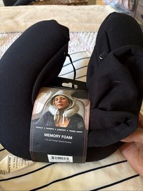 Memory Foam Travel Neck Pillow - Black